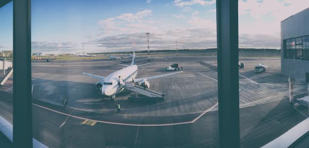 Airplane terminal window