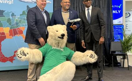 Mayor Bibb with Frontier and mascot